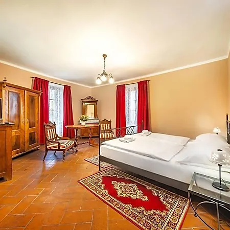 Barbakan Hotel 3*